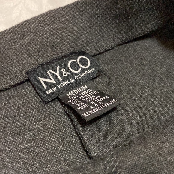Used NY&CO a nice pair of sweatpants. 🤍 - Picture 4 of 11